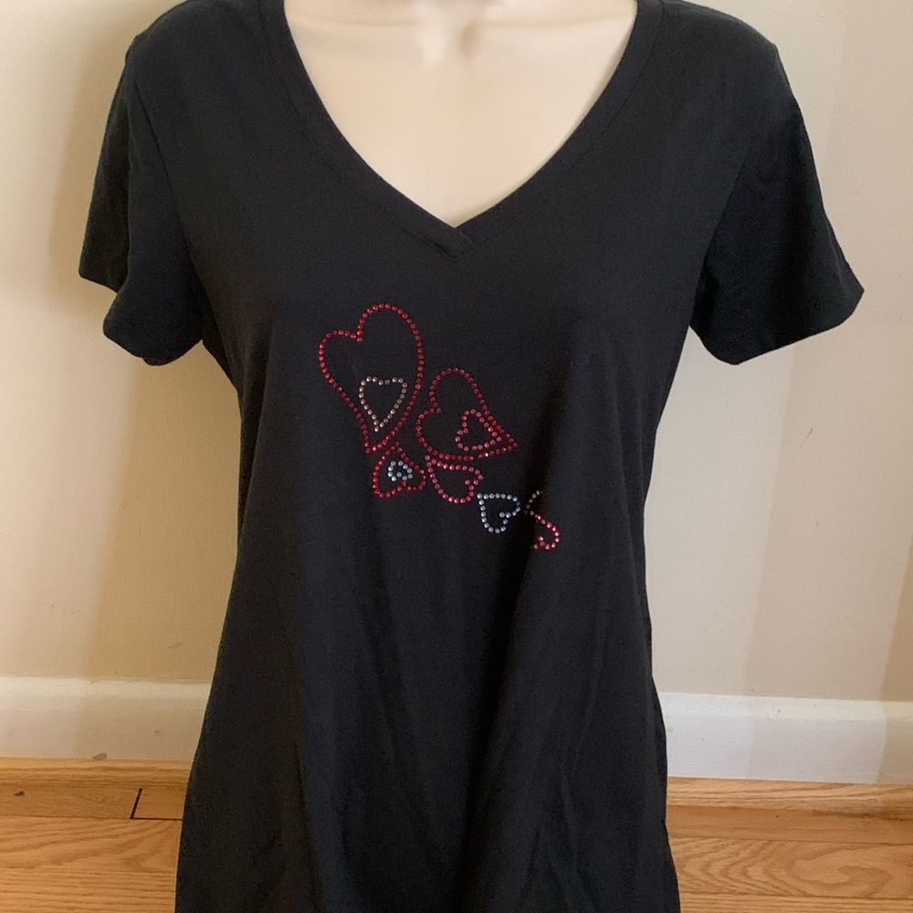 Ideal black cotton T-shirt. Slim fit large. V-neck, heart ❤️. New without tags.